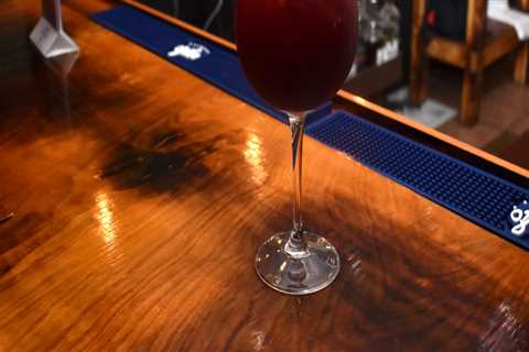 Happy Hour Specials in Sarasota, Florida - The Best Deals Around