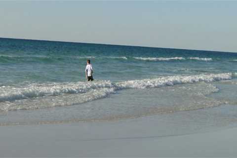 How Far Away Should Boats Stay When Visiting a Beach in Northwest Florida?