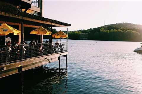 Do the lakeside restaurants in austin, tx have catering services available?