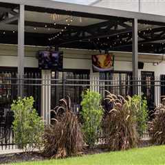 The Ultimate Guide to Outdoor Seating at the Burger House in Southern Mississippi