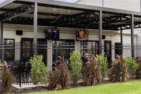 The Ultimate Guide to Outdoor Seating at the Burger House in Southern Mississippi