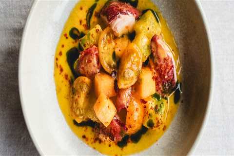 Food Reviews That Help Locals Discover Restaurants Near Their Daily Stops